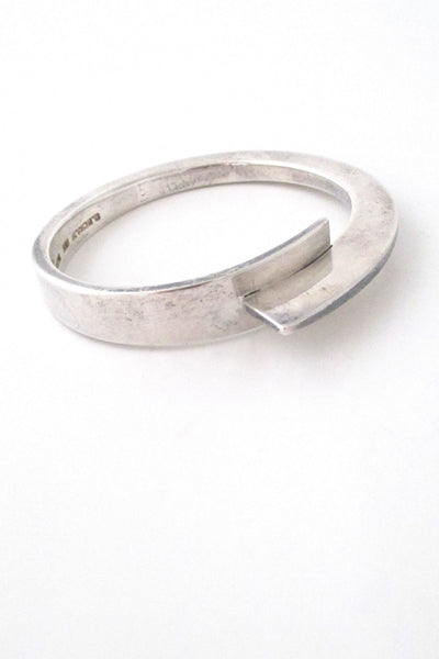 Soren Borup sleek 'fins' hinged bracelet