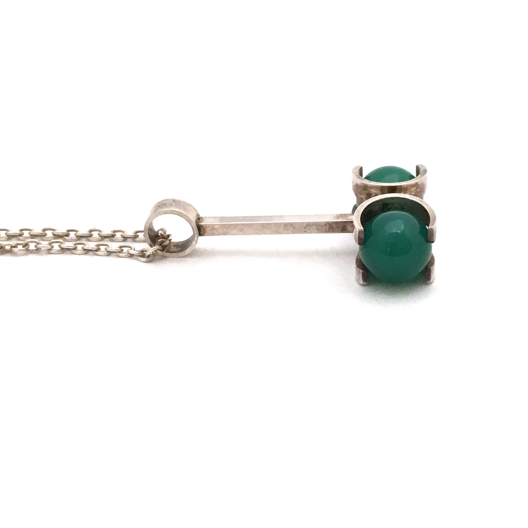 profile Elis Kauppi Kupittaan Kulta Finland vintage silver chrysoprase two spheres pendant necklace Scandinavian Modernist jewelry design