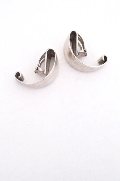detail Tone Vigeland Plus Designs Norway mid century modernist vintage silver swoop ear clips