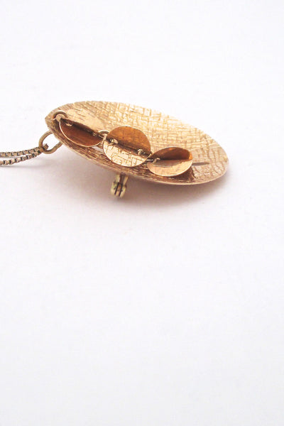 profile Elis Kauppi Kupittaan Kulta Finland vintage 14k gold large kinetic brooch pendant necklace Scandinavian Modern design