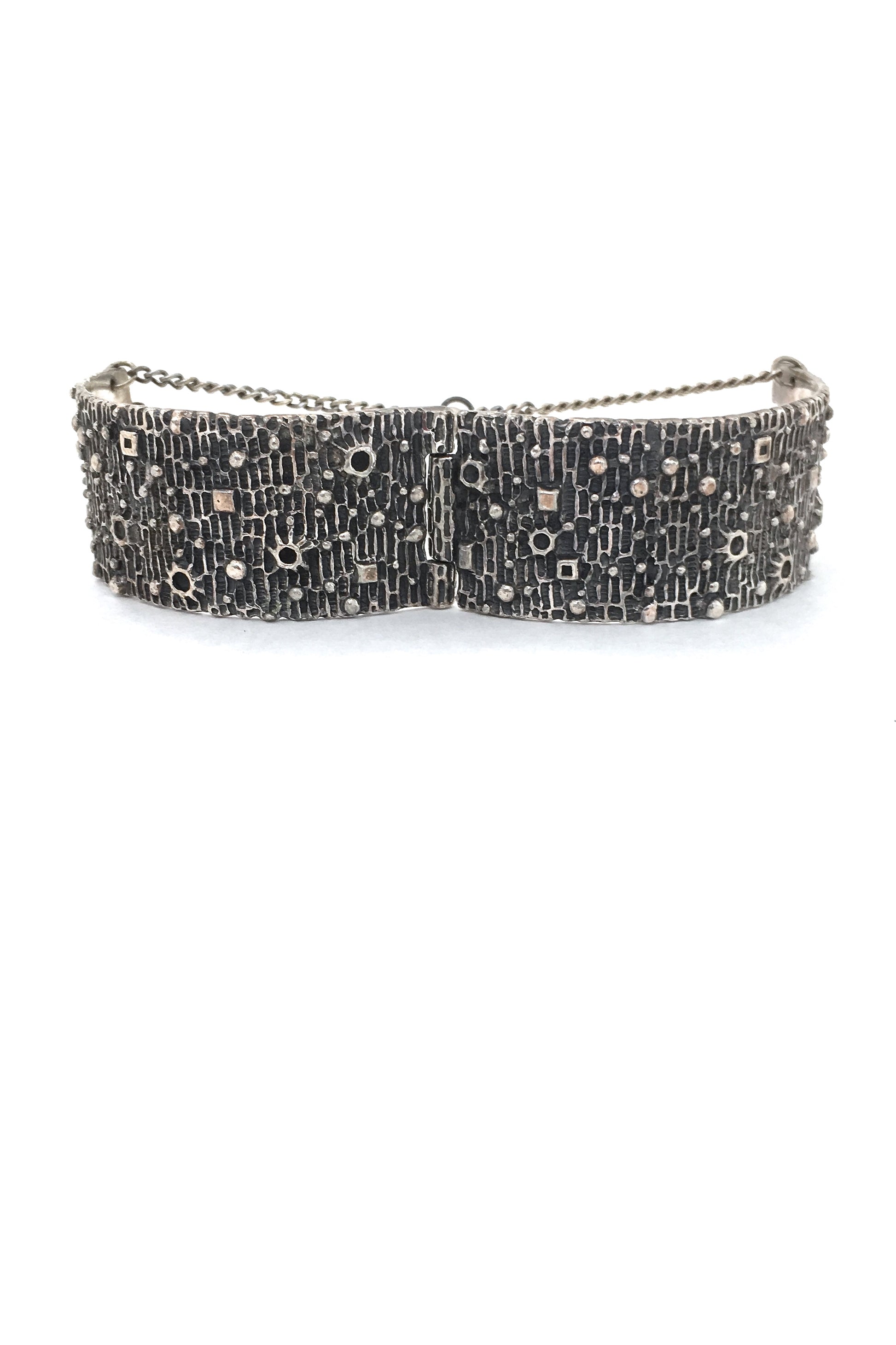 detail Robert Larin Canada vintage brutalist pewter hinged bracelet mid century design
