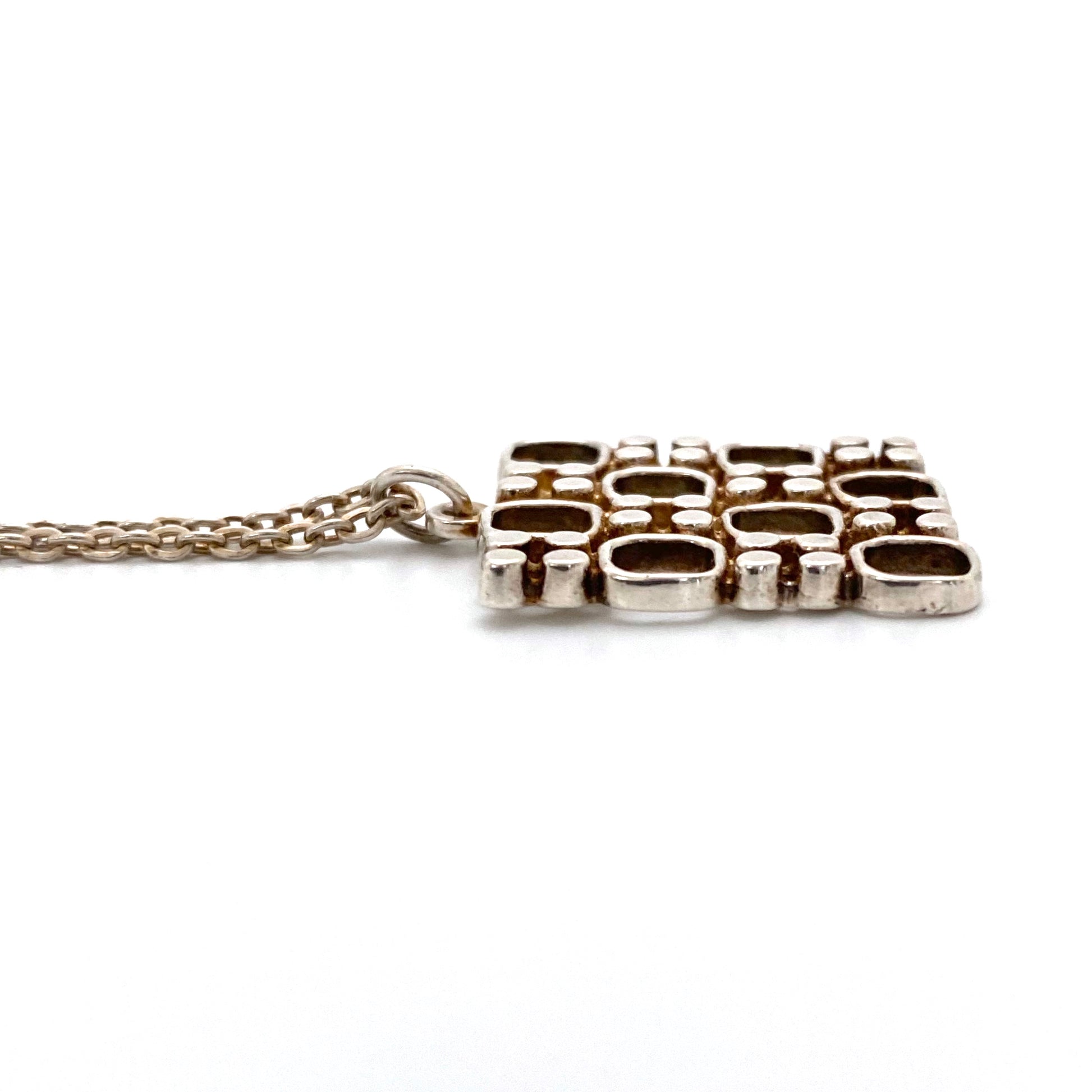 profile Jorma Laine Kultateollisuus Finland vintage silver pendant necklace 1971 Scandinavian Modernist jewelry design