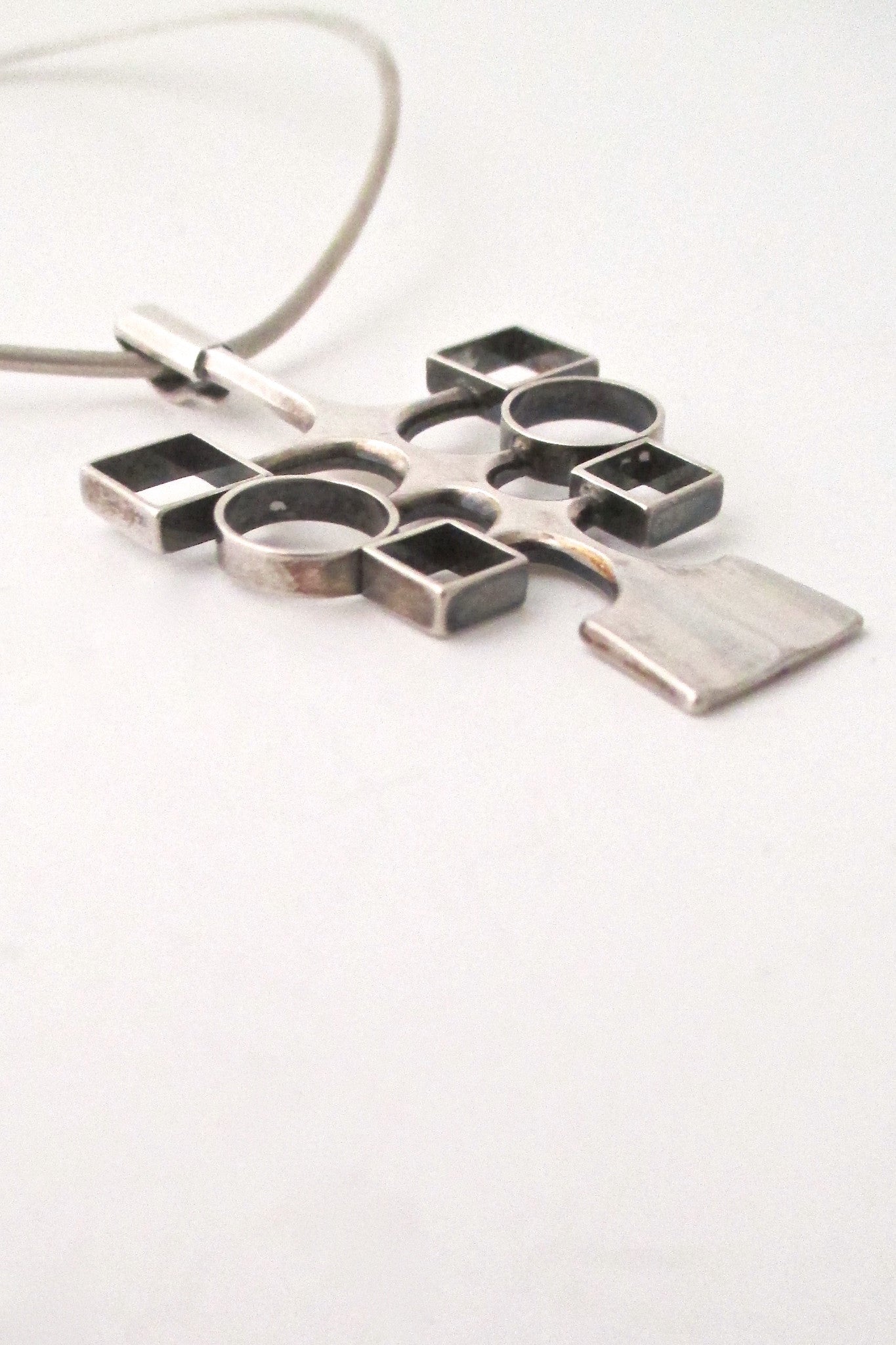 detail David Andersen Norway vintage Scandinavian Modernist silver neck ring and pendant