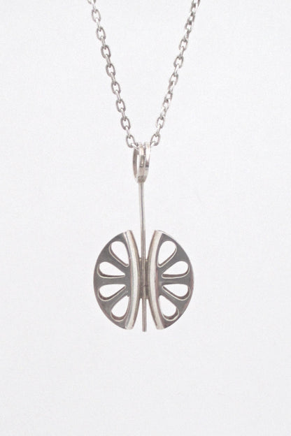 detail Elis Kauppi for Kupittaan Kulta Finland vintage Scandinavian Modern silver pendant necklace