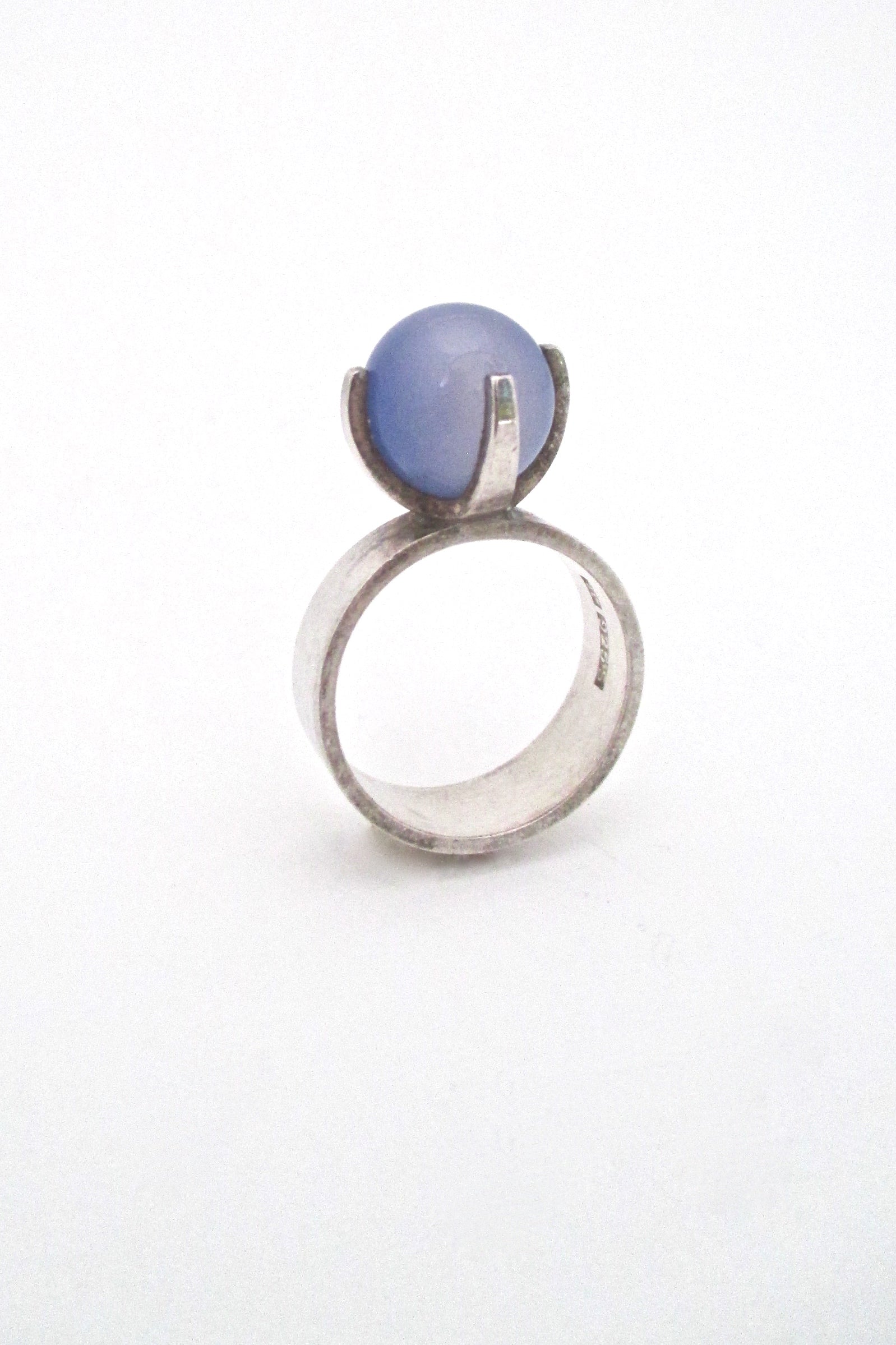 Elis Kauppi for Kupittaan Kulta Finland vintage mid century modernist silver chalcedony ring