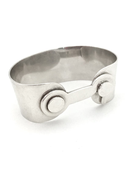 Puig Doria heavy silver hook bracelet