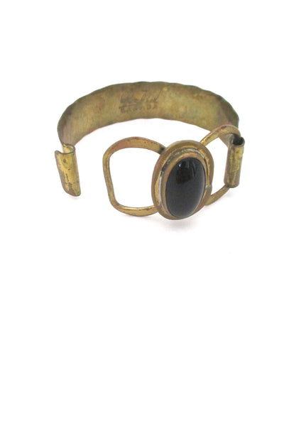 detail Rafael Alfandary Canada brass hinged bracelet black glass stone vintage Canadian Modernist jewelry