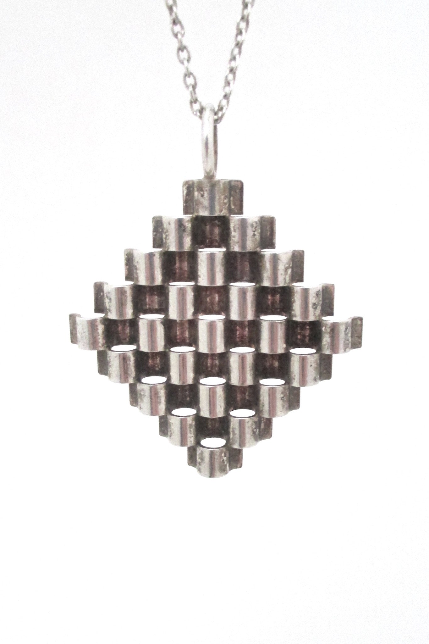 detail Elis Kauppi Kupittaan Kulta Finland vintage Scandinavian modernist silver pendant necklace