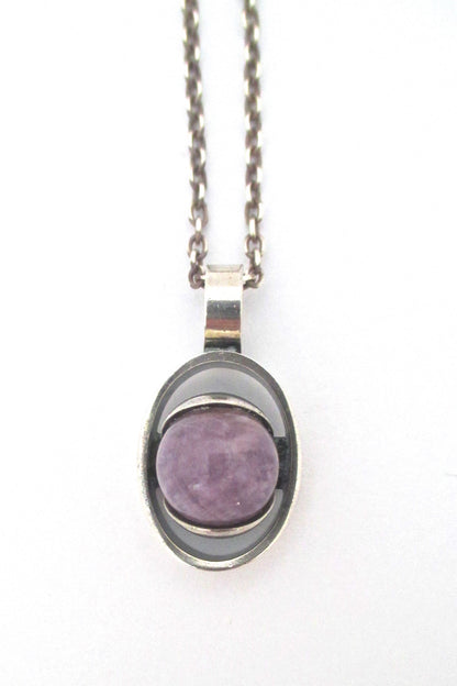 detail Elis Kauppi for Kupittaan Kulta Finland vintage Scandinavian Modernist silver amethyst pendant necklace
