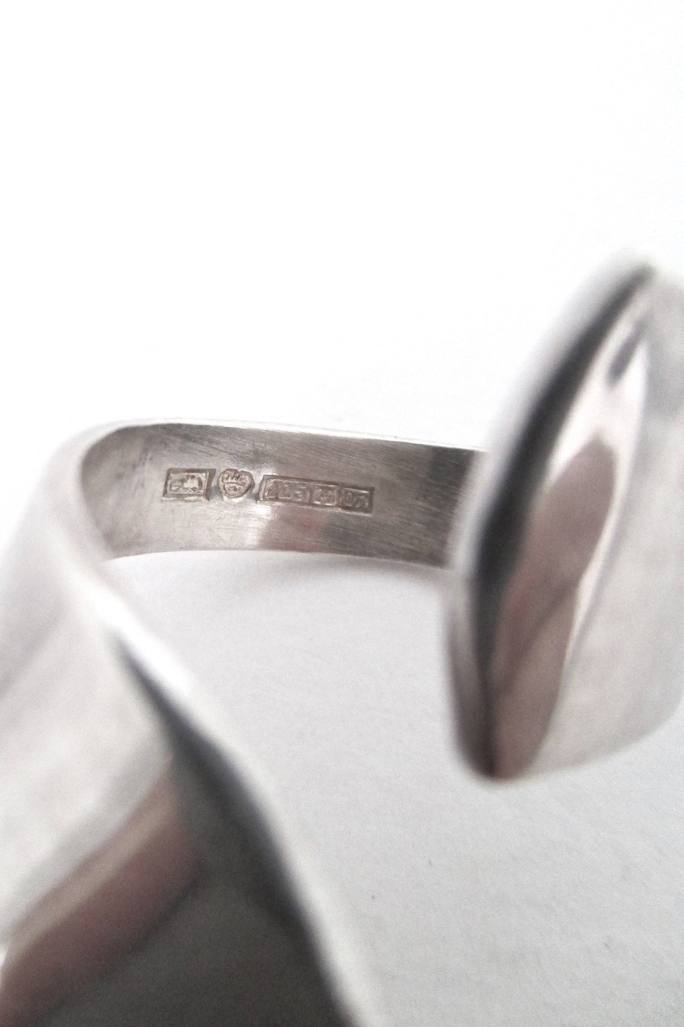 Pekka Piekainen large ring / hand sculpture