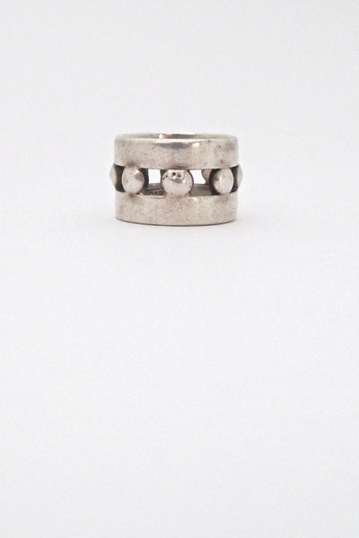 profile Darla Hesse Canada vintage silver beaded band ring