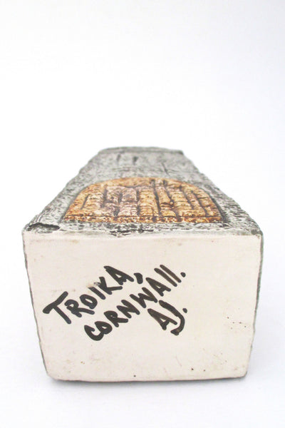 Troika vase by Anne Jones