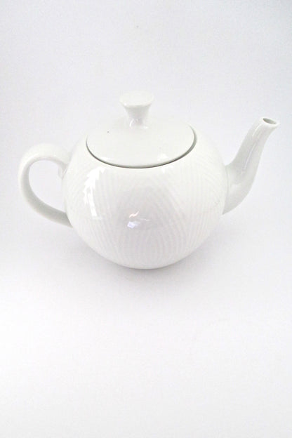 detail Royal Copenhagen Denmark vintage mid century modern large Salto teapot Axel Salto 1950s