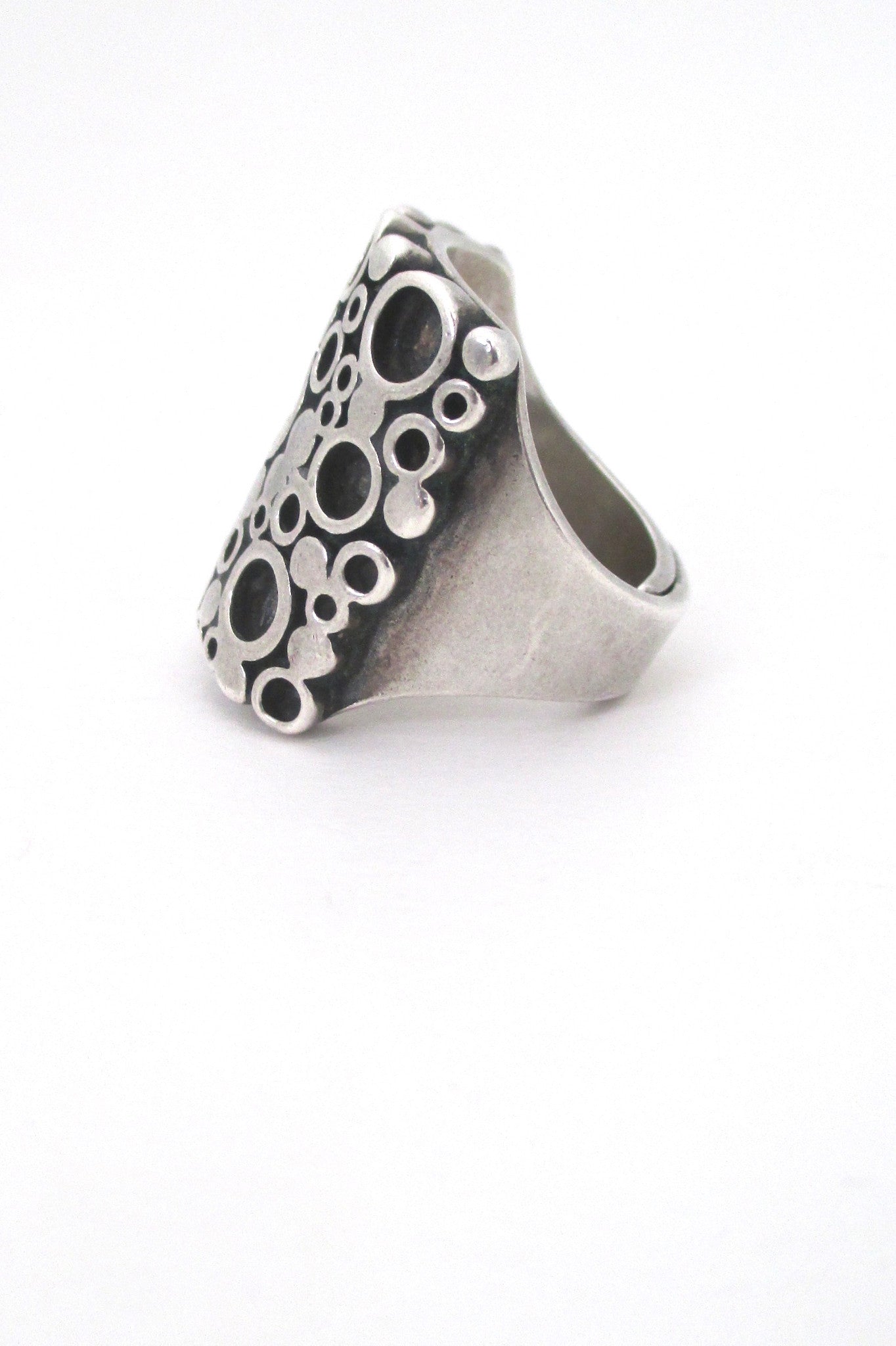 detail Marianne Berg for Uni David Andersen Norway large heavy silver modernist circles ring