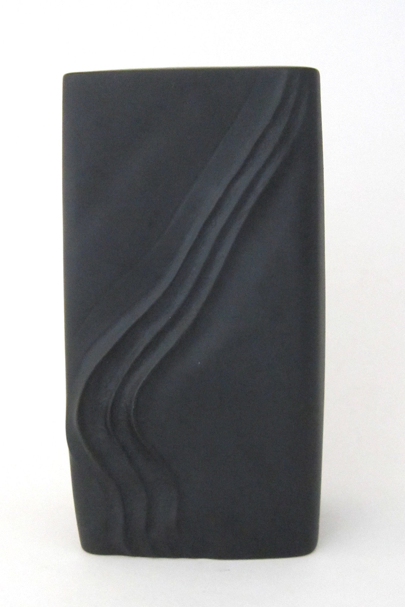 Rosenthal large porcelaine noire vase by Martin Freyer