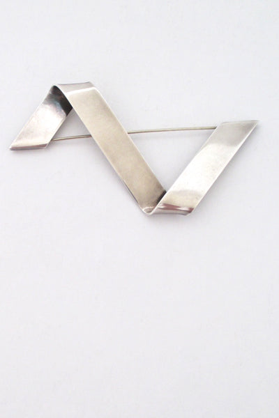 Hans Hansen / Georg Jensen large silver ribbon brooch