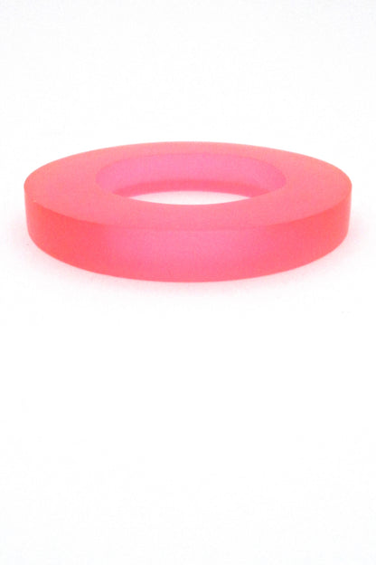 Martha Sturdy extra large resin bangle - clear bright pink