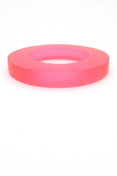 Martha Sturdy extra large resin bangle - clear bright pink