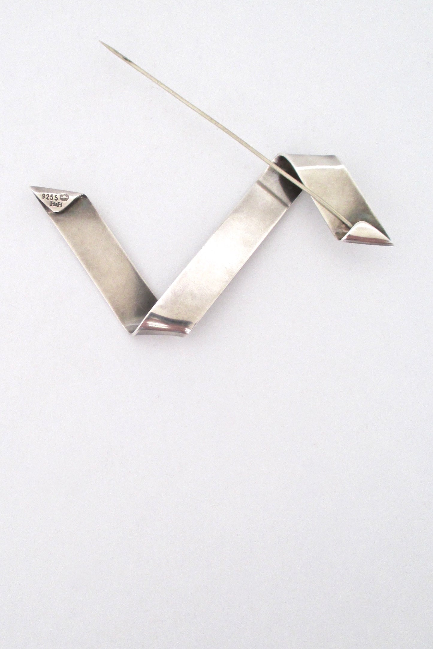 Hans Hansen / Georg Jensen large silver ribbon brooch