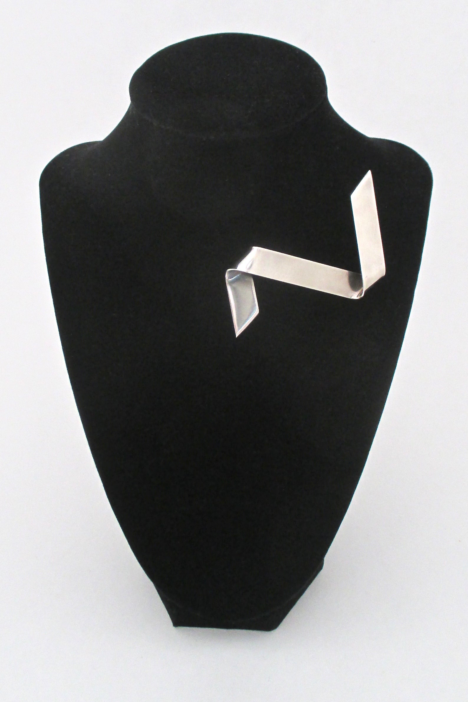 scale Hans Hansen Georg Jensen Denmark vintage large silver ribbon brooch Scandinavian Modern design jewelry
