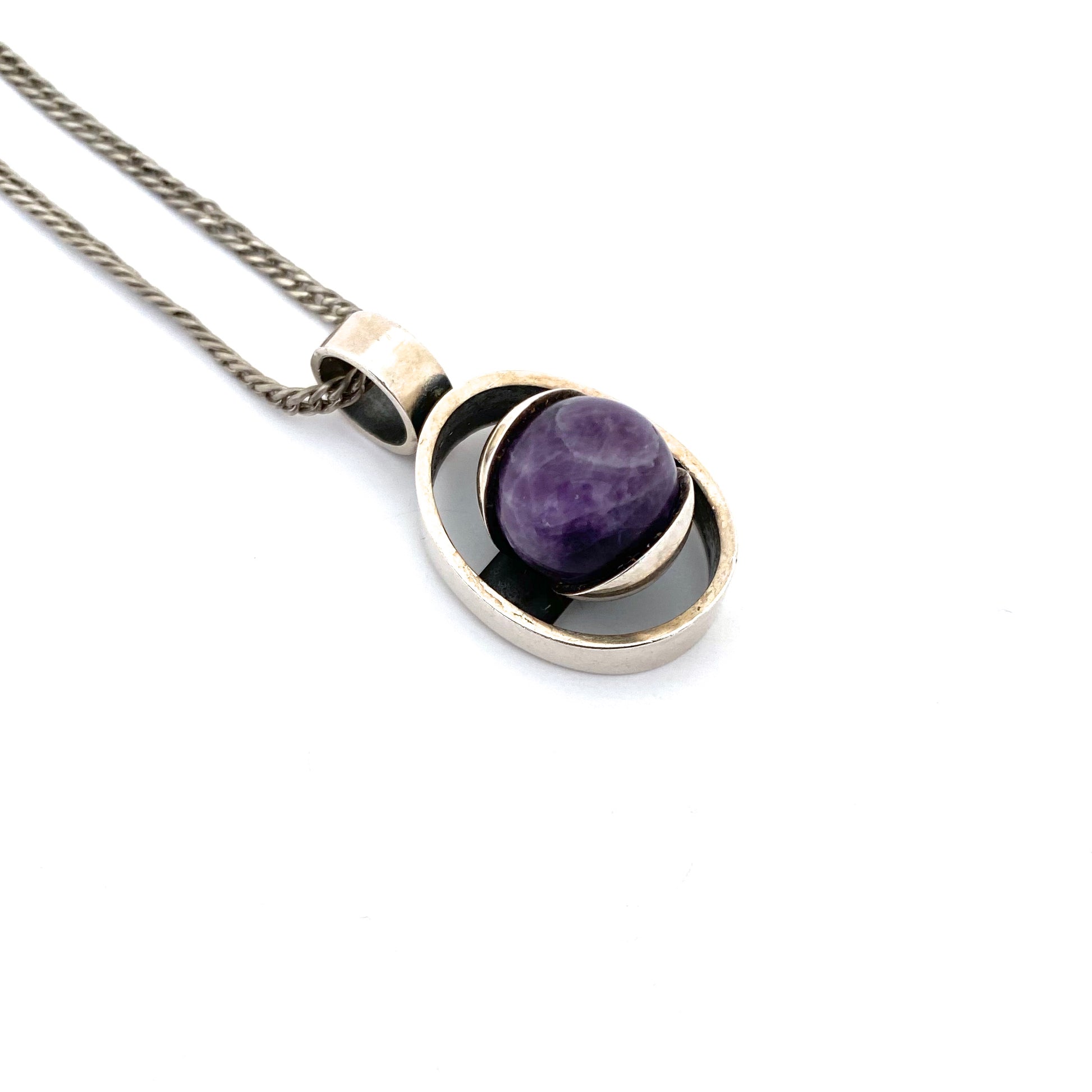detail Elis Kauppi Kupittaan Kulta Finland vintage sterling silver amethyst sphere pendant necklace Scandinavian Modernist jewelry design