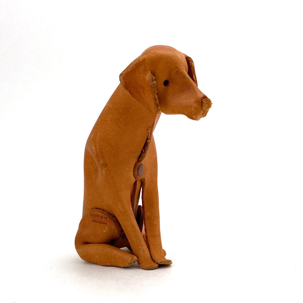 Deru leather seated dog