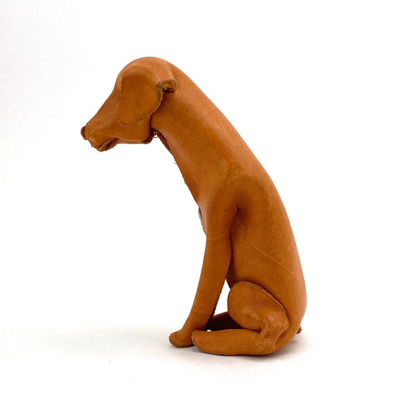 Deru leather seated dog