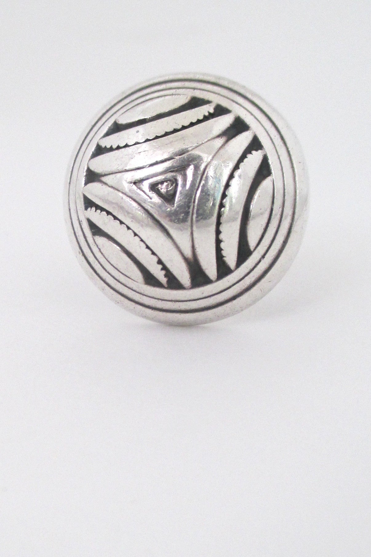 detail Kalevala Koru Finland large vintage sterling silver dome ring 1969