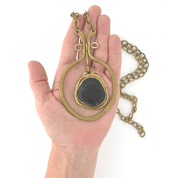 scale Rafael Alfandary Canada vintage brutalist large classic kinetic brass pendant necklace black glass stone