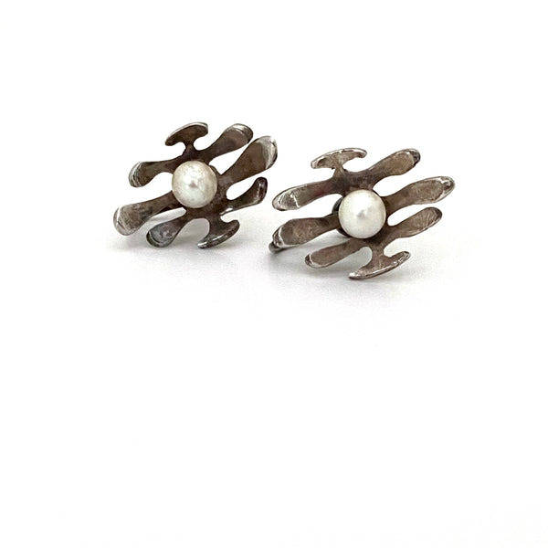 detail Walter Schluep Hans Gehrig Canada vintage brutalist silver and pearl earrings Canadian Modernist jewelry design