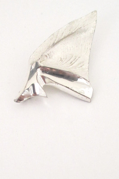 detail Matti Hyvarinen Finland vintage modern silver brooch