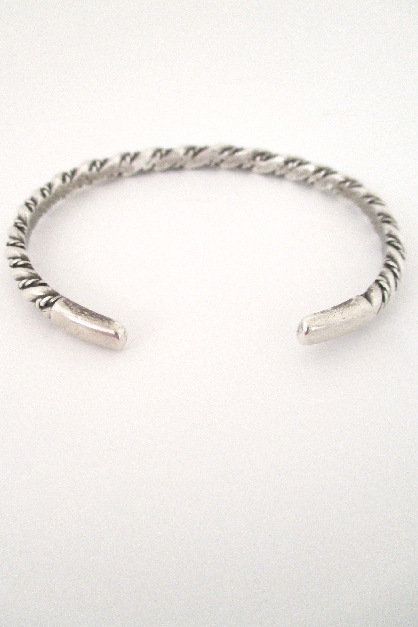 detail Kalevala Koru Finland vintage sterling silver cuff bracelet
