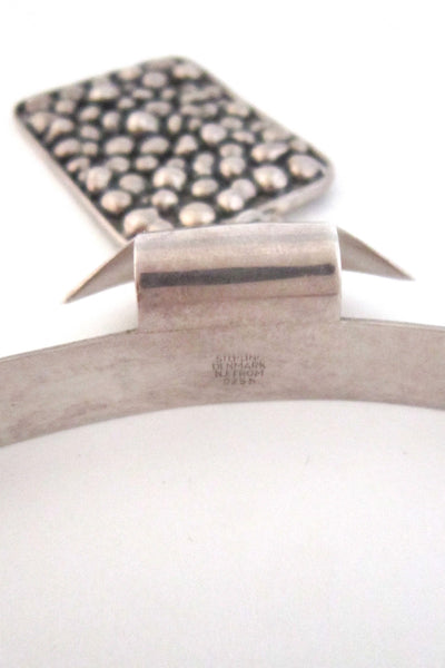 N E From 'pebbles' Modernist silver neck piece