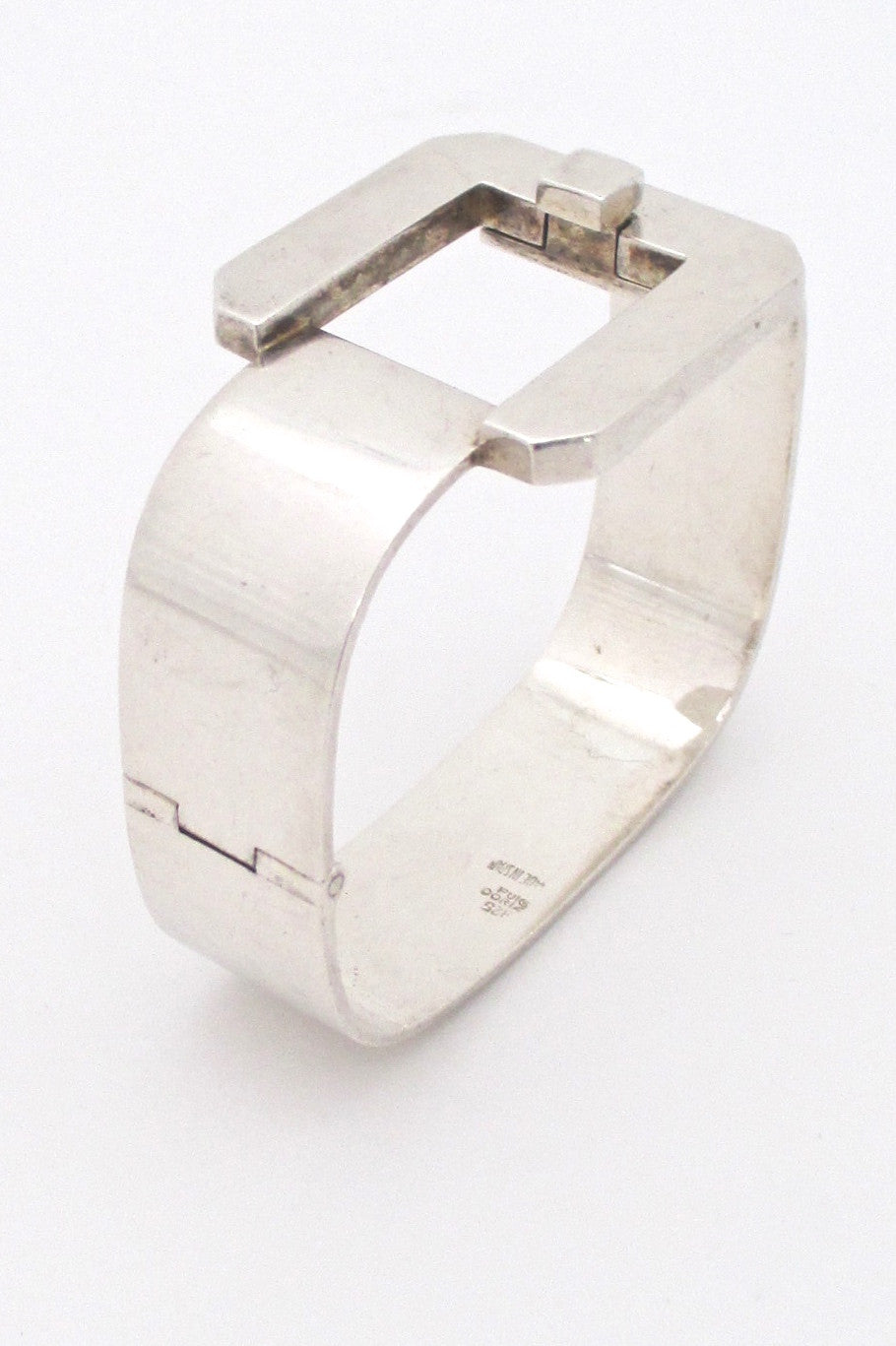 Puig Doria heavy silver buckle bracelet
