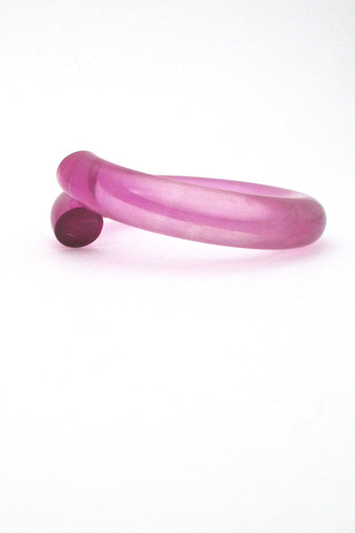 profile Judith Hendler USA vintage acrylic bright translucent pink bypass bangle bracelet