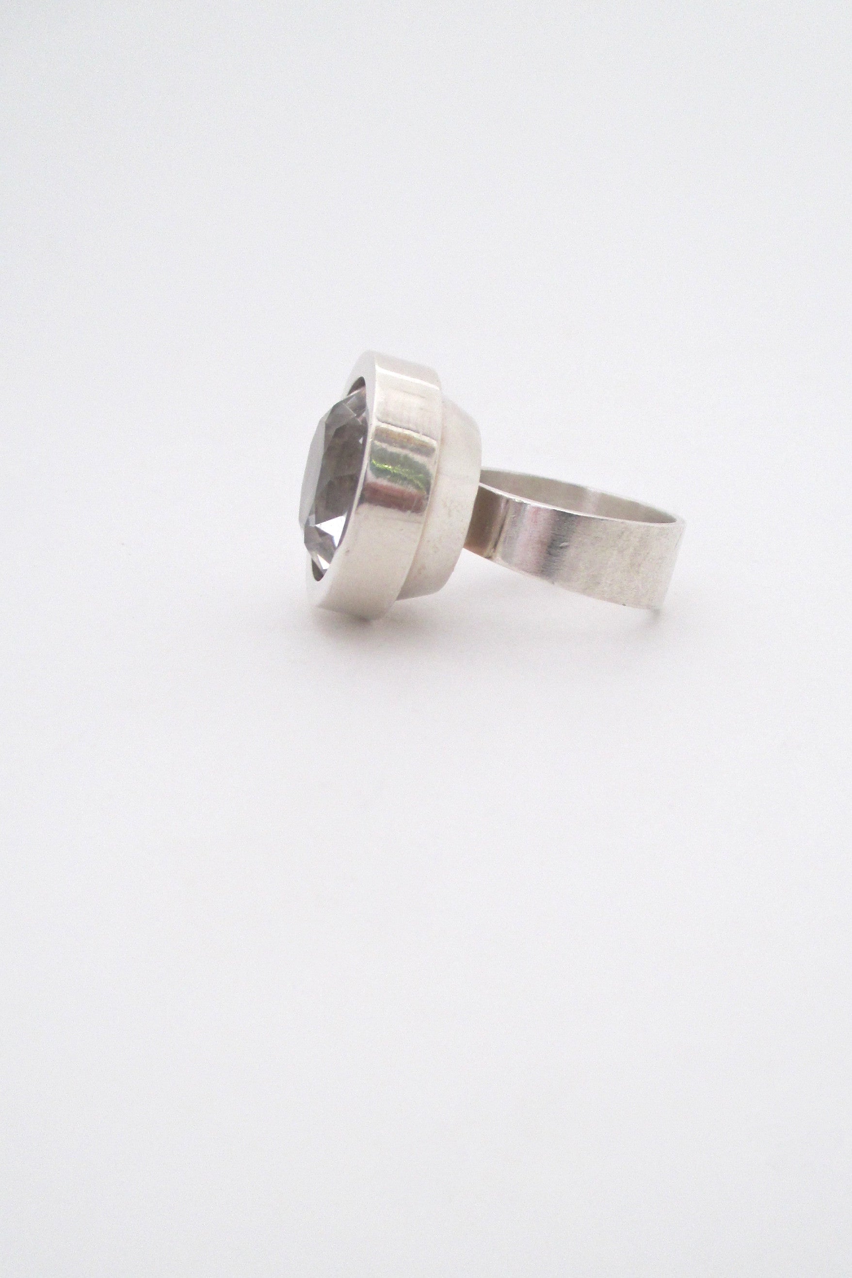 profile Elis Kauppi for Kupittaan Kulta Finland large vintage modernist silver rock crystal ring