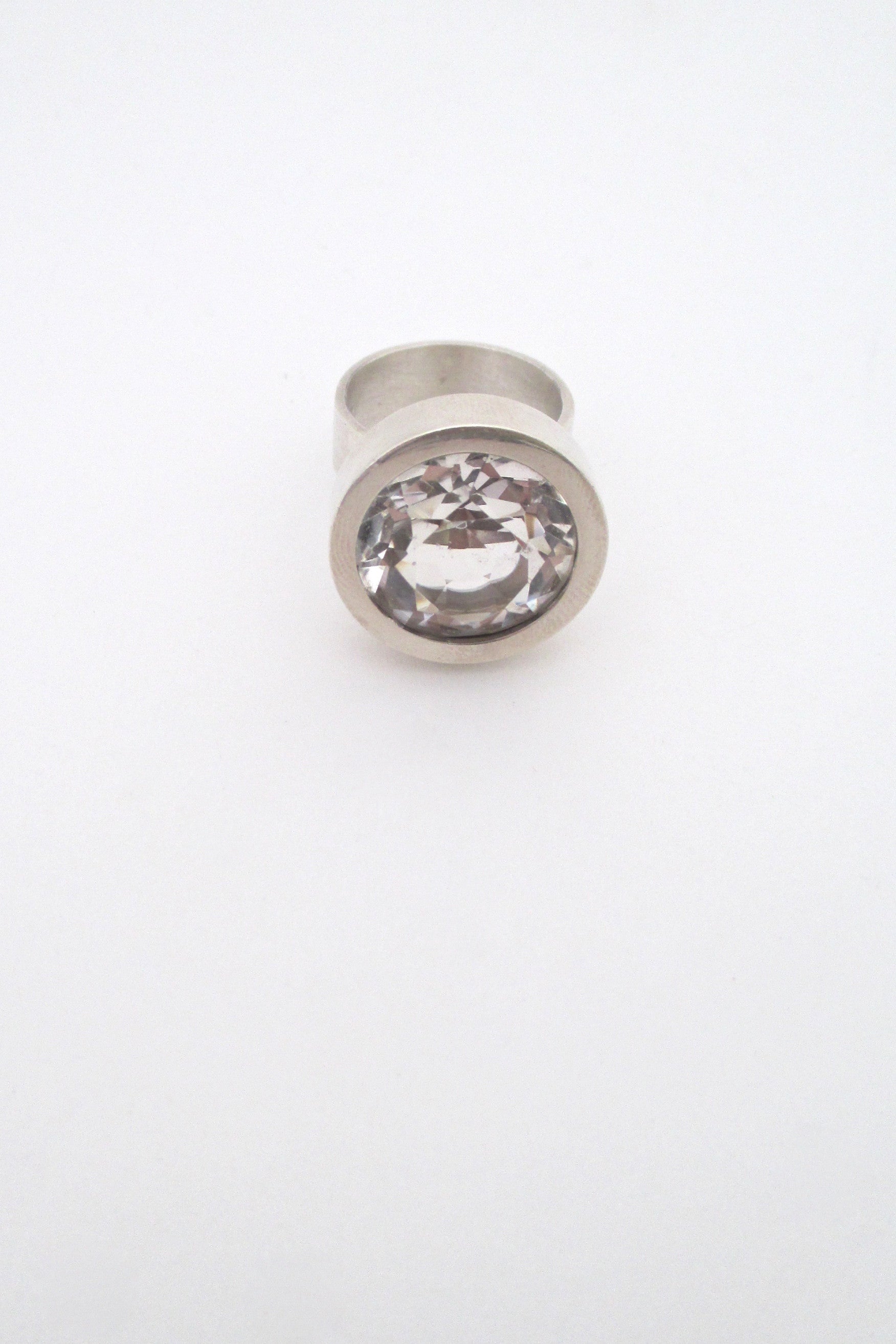 detail Elis Kauppi for Kupittaan Kulta Finland large vintage modernist silver rock crystal ring
