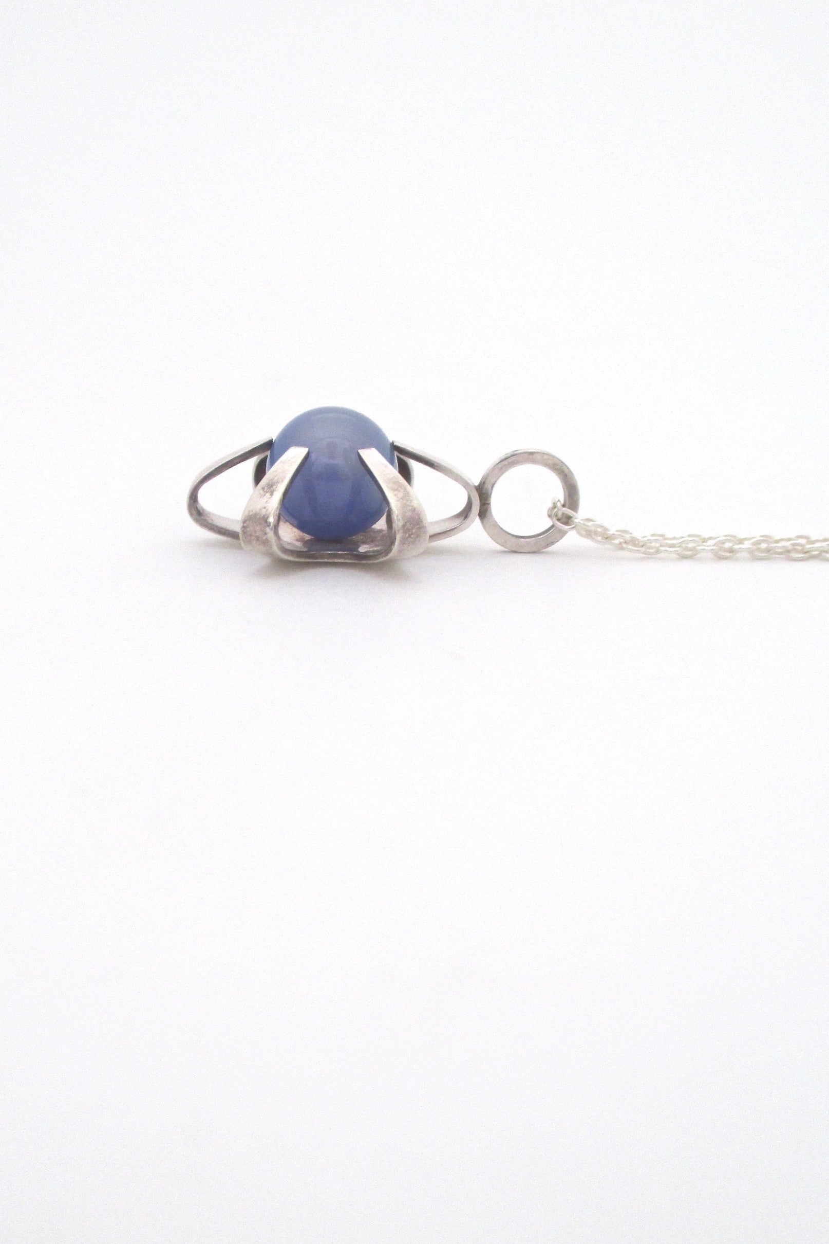 profile Elis Kauppi for Kupittaan Kulta Finland vintage modernist silver chalcedony star pendant necklace