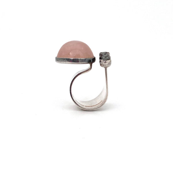 profile Valo Koru Finland large vintage silver rose quartz rock crystal ring 1973 Modernist jewelry design