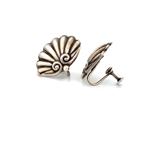detail Margot de Taxco Mexico vintage silver shell earrings