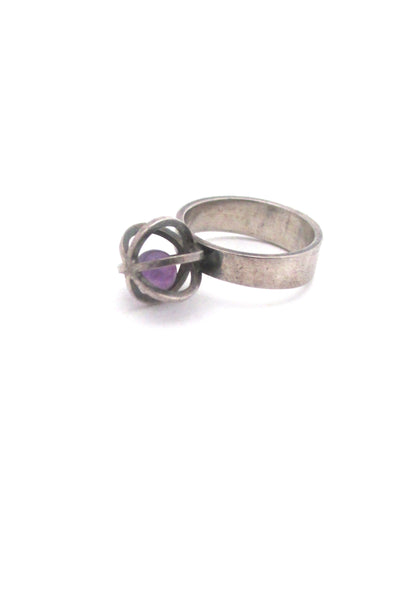 detail Elis Kauppi Kupittaan Kulta Finland vintage Scandinavian Modern silver amethyst ring