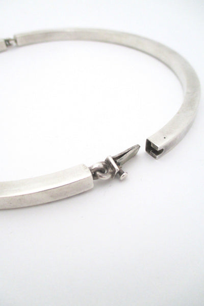 Puig Doria sleek modernist silver choker