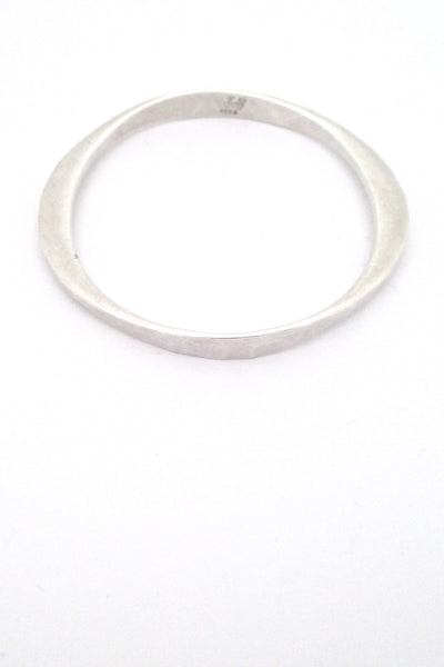 Tone Vigeland hammered silver bangle bracelet