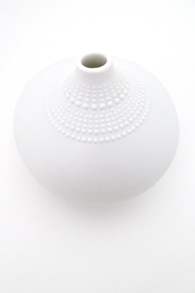 detail Rosenthal Pollo mid century porcelain vase by Tapio Wirkkala