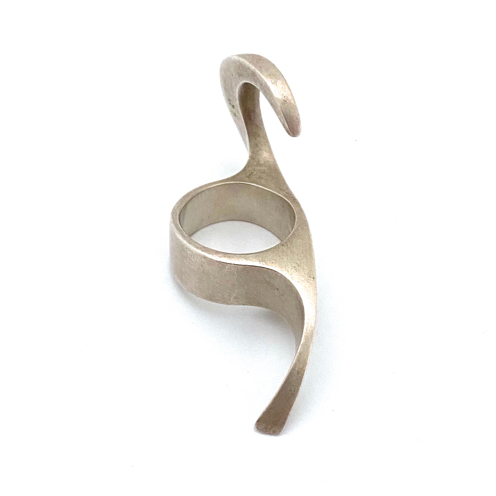 detail extra large vintage silver ring 3 finger 1980s jewelry design