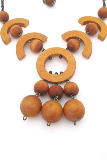 detail aarikka Finland large yellow dyed wood Scandinavian Modern kinetic necklace