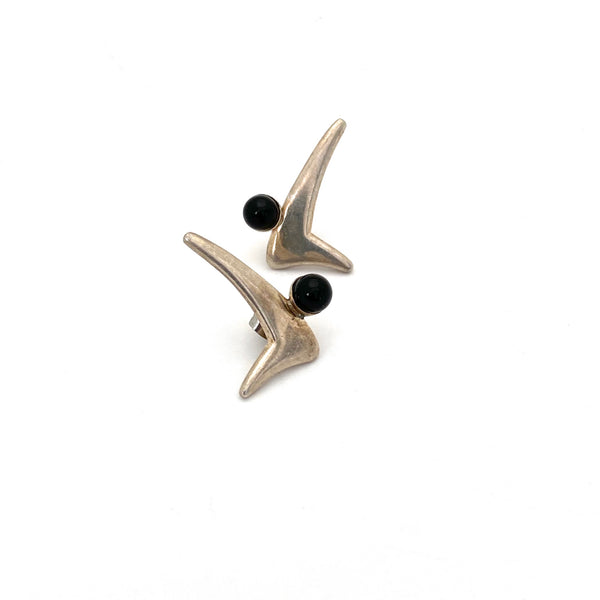 detail Sigi Pineda Taxco Mexico vintage silver onyx earrings Modernist jewelry design