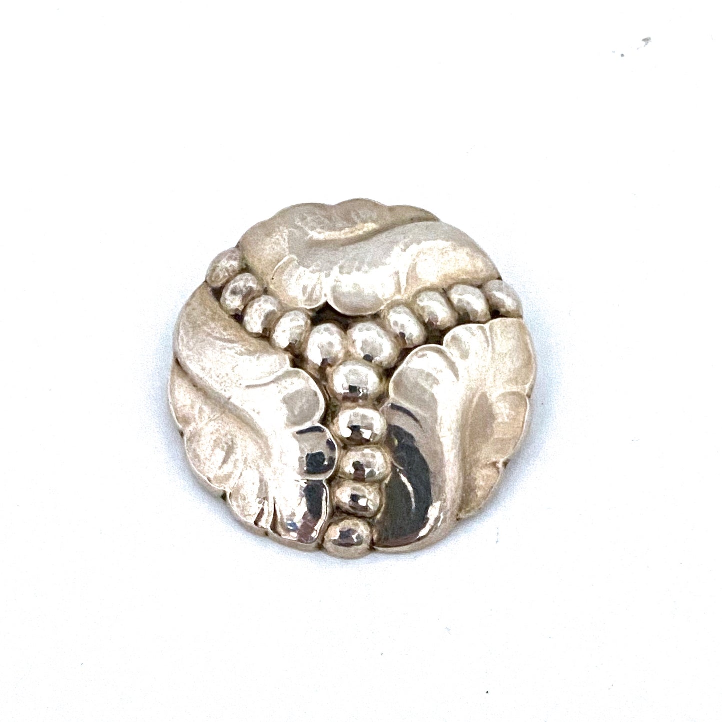 detail Georg Jensen Denmark vintage silver floral skonvirke brooch 82C