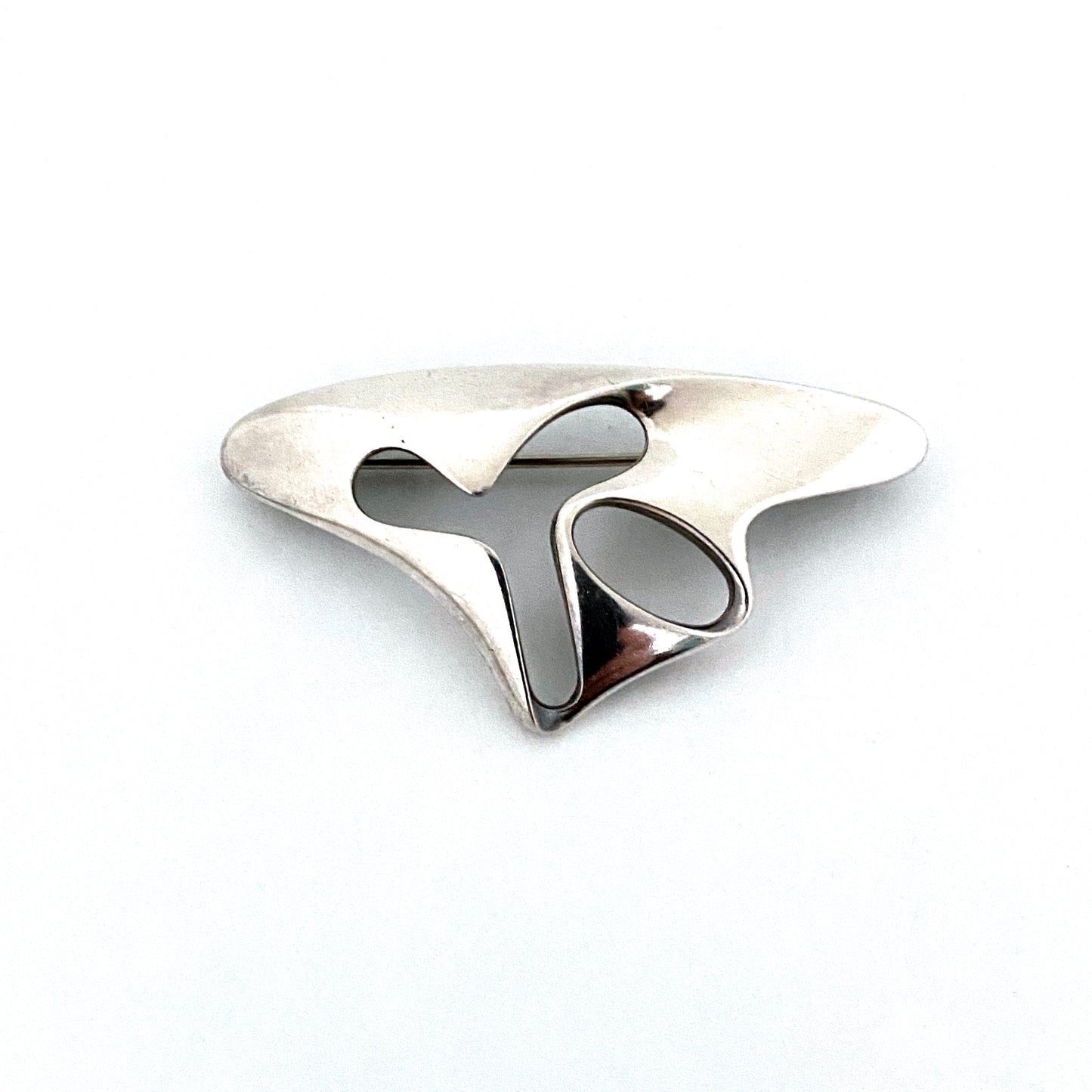 Georg Jensen Modernist brooch #325 ~ Henning Koppel