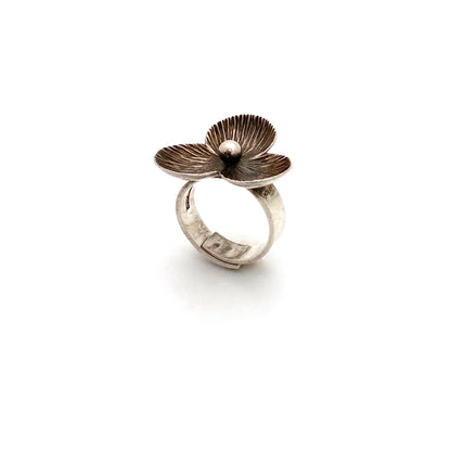 Kupittaan Kulta textured silver flower ring